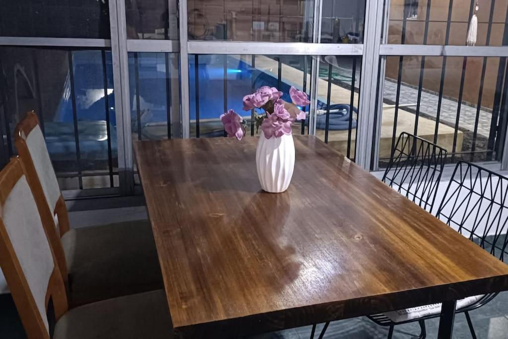 Casa Olivia- Alojamiento Con Piscina - Aeropuerto Ezeiza Esterno foto